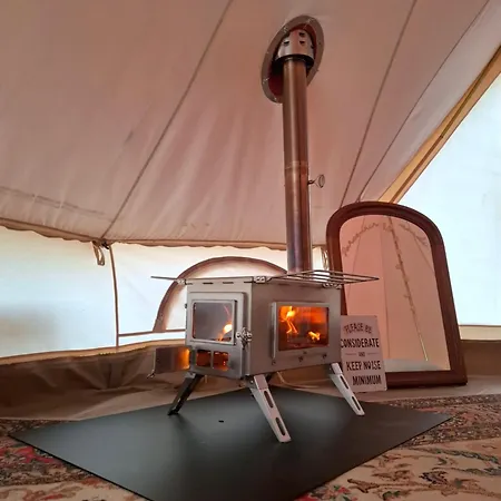 Glamping Tente Glamping Explorateurs à La Ferme De La Chevêche Fosses-La-Ville